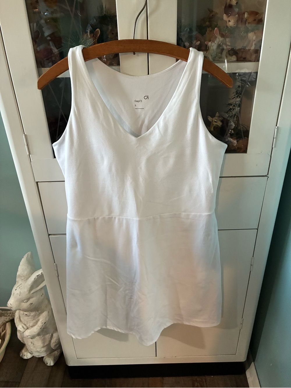 GAP Fit sz L White V-Neck Tank Top Skort Dress like new